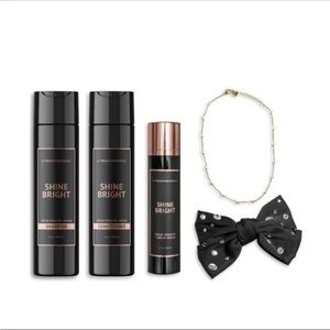 Beachwaver’s Shine Bright Everly Packing Item
